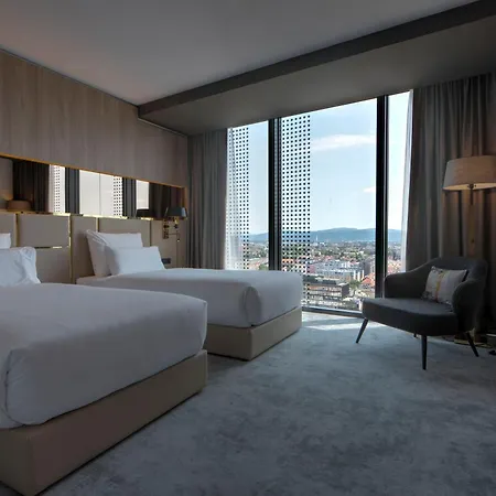 Grand Plaza & Congress Center 5*