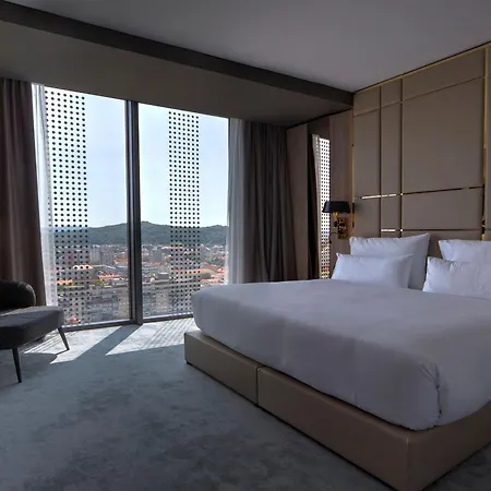 Grand Plaza & Congress Center 5*