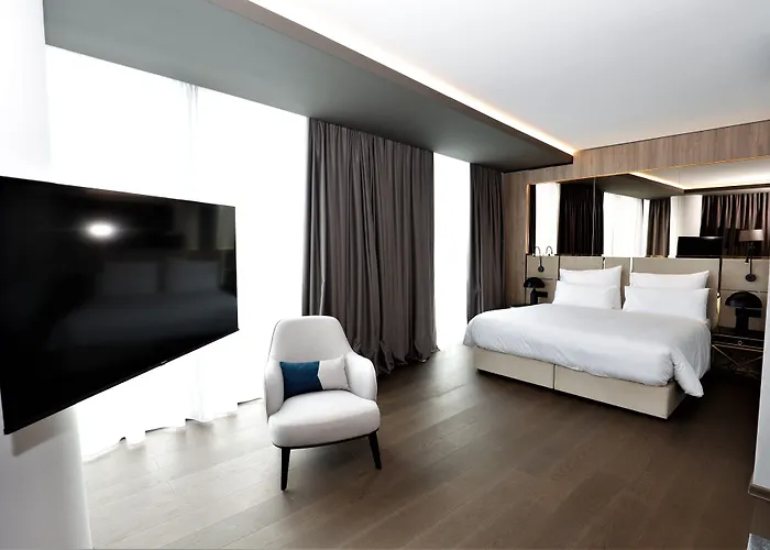 Grand Plaza & Congress Center Hotel