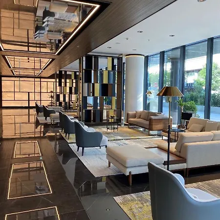 Grand Plaza & Congress Center 5* 류블랴나