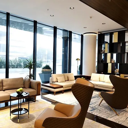 מלון Grand Plaza & Congress Center 5*