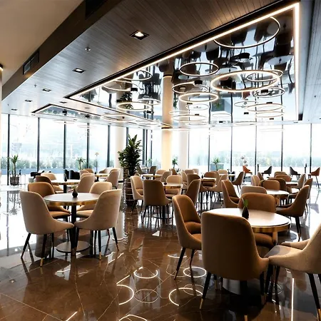 酒店 Grand Plaza & Congress Center 5*
