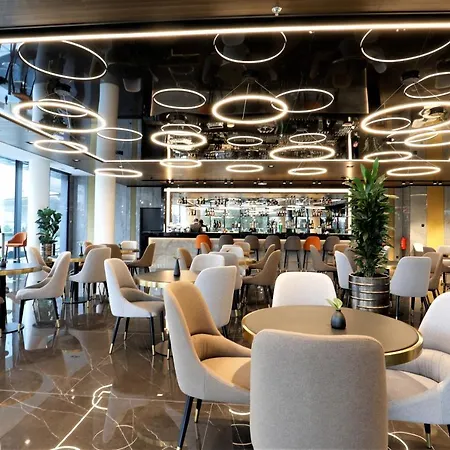 Grand Plaza & Congress Center לובליאנה