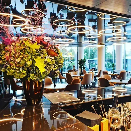 Grand Plaza & Congress Center 5* Lublana