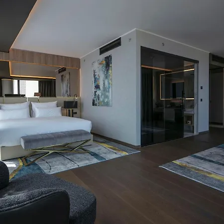 酒店 Grand Plaza & Congress Center 5*