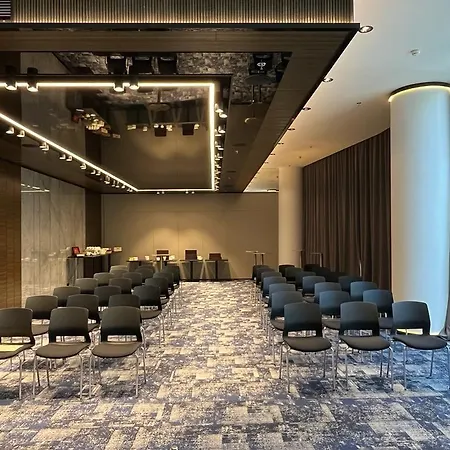 Grand Plaza & Congress Center 5*
