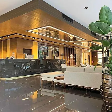 Grand Plaza & Congress Center Hotel