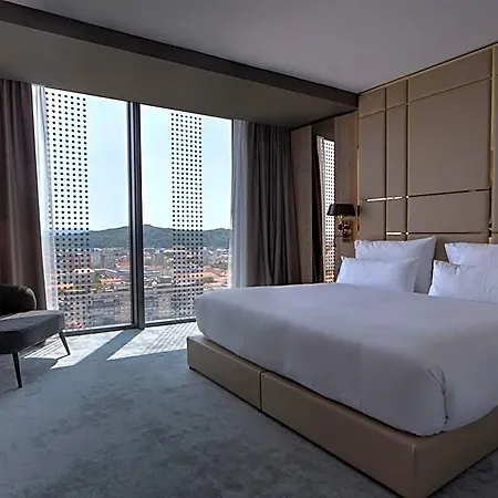 Grand Plaza & Congress Center 호텔
