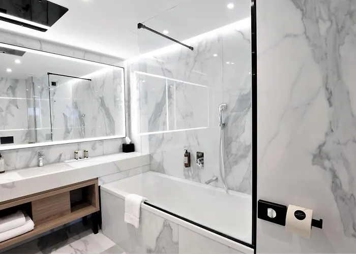 Hotel Grand Plaza & Congress Center