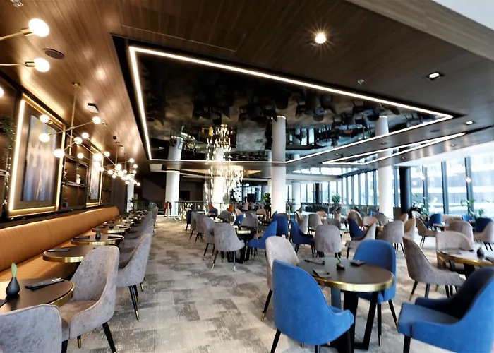 Grand Plaza & Congress Center Hotel