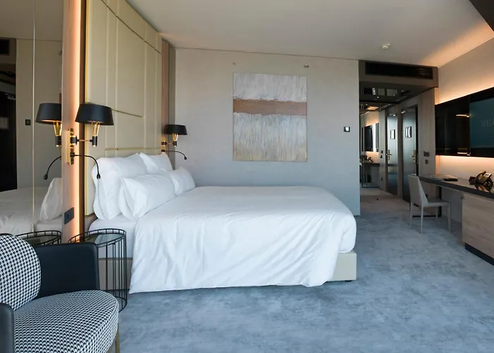 Hotel Grand Plaza & Congress Center 5*