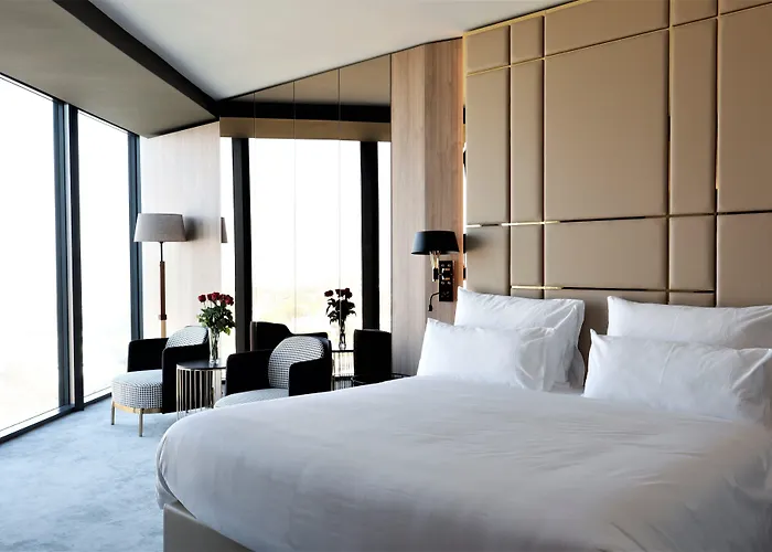 Grand Plaza & Congress Center Hotel