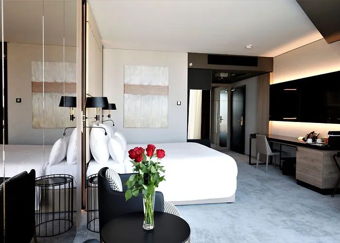 Hotel Grand Plaza & Congress Center 5*