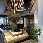 Grand Plaza & Congress Center מלון 5*