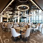 Grand Plaza & Congress Center 5* לובליאנה
