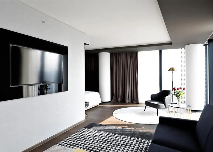 Hotel Grand Plaza & Congress Center