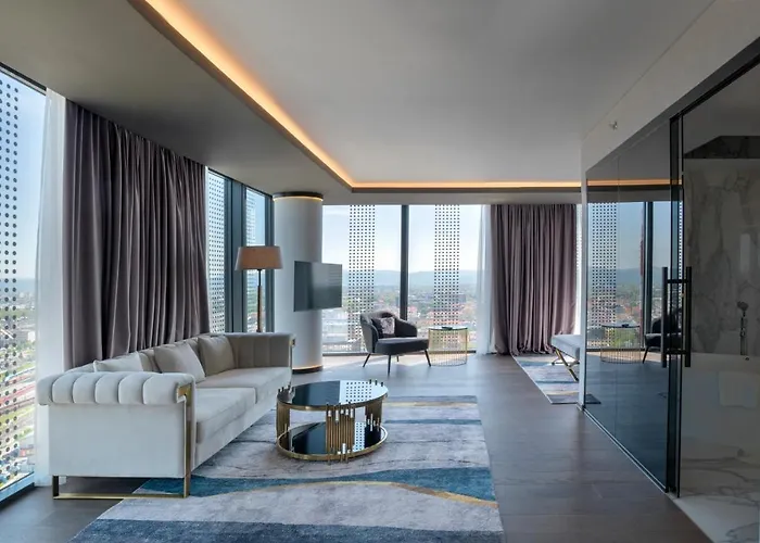 Hotel Grand Plaza & Congress Center