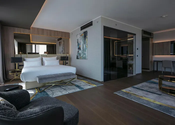 Hotel Grand Plaza & Congress Center 5*