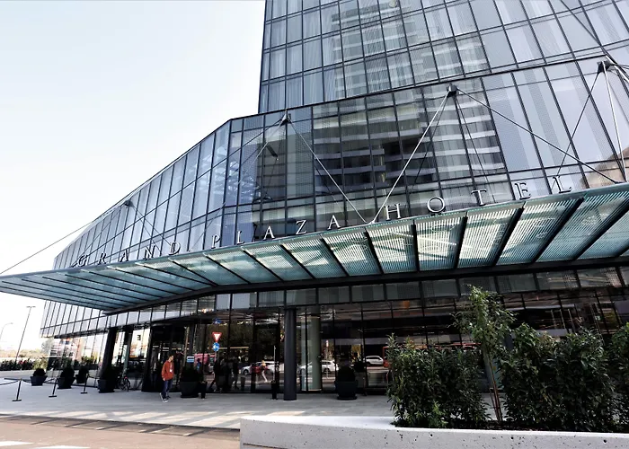 Grand Plaza & Congress Center 5*